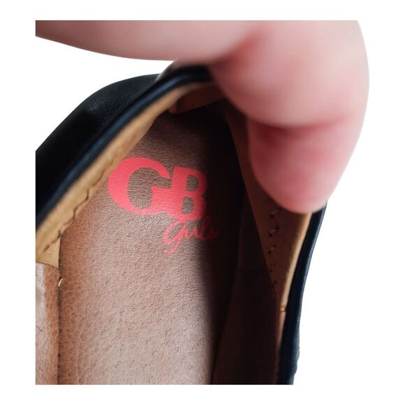 GB Girls Black Leather Flats - Picture 2 of 3